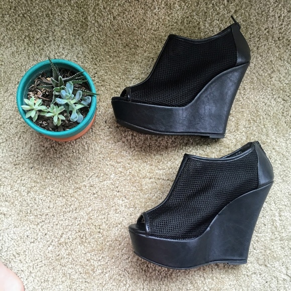 Madden Girl Shoes - Madden Girl Black Mesh Wedges